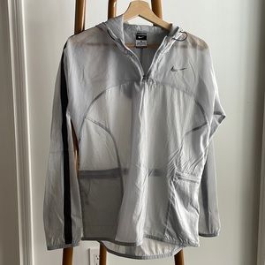 Nike 1/4 zip windbreaker size Medium.